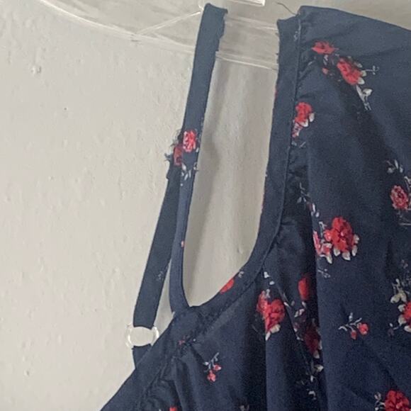 BeachLunchLounge Navy Floral Off Shoulder Loose Fit Top Size XS - Picture 5 of 8